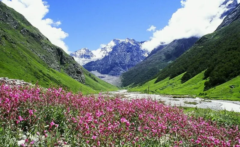 1-Day Hikes in India