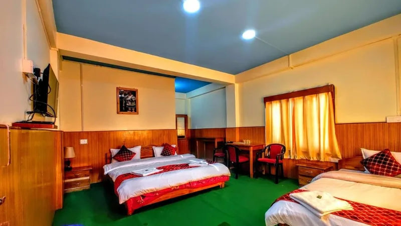 best hotels in Bomdila