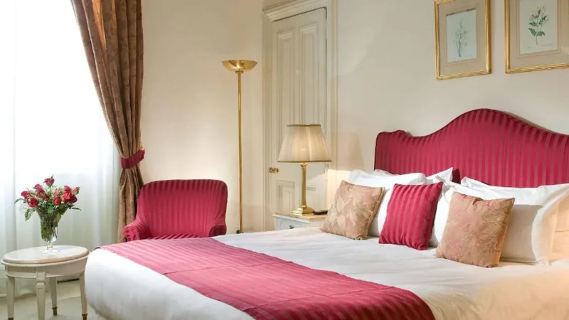 best hotels on the East Bank