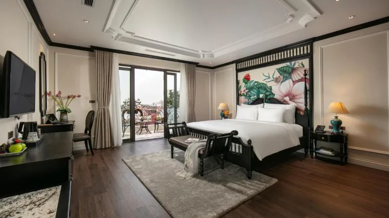Best Hotels in Old Quarter