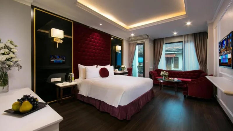 Best Hotels in Old Quarter