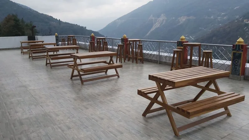 best hotels in Trongsa