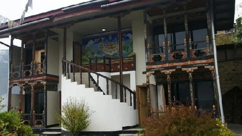 best hotels in Trongsa