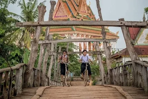 Take A Scenic Bicycle Ride Through The Countryside