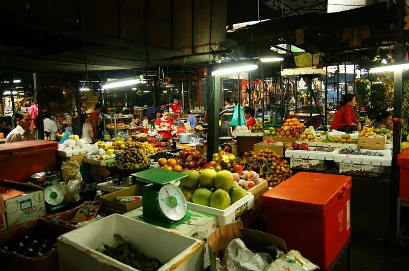 Enjoy The Local Cuisine At The Battambang Night Market
