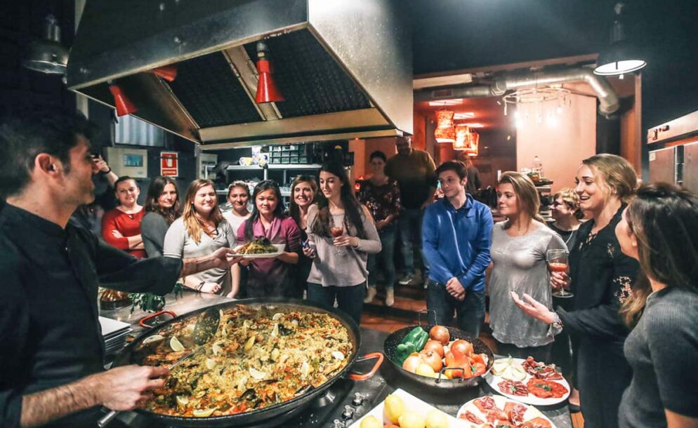 Paella cooking class