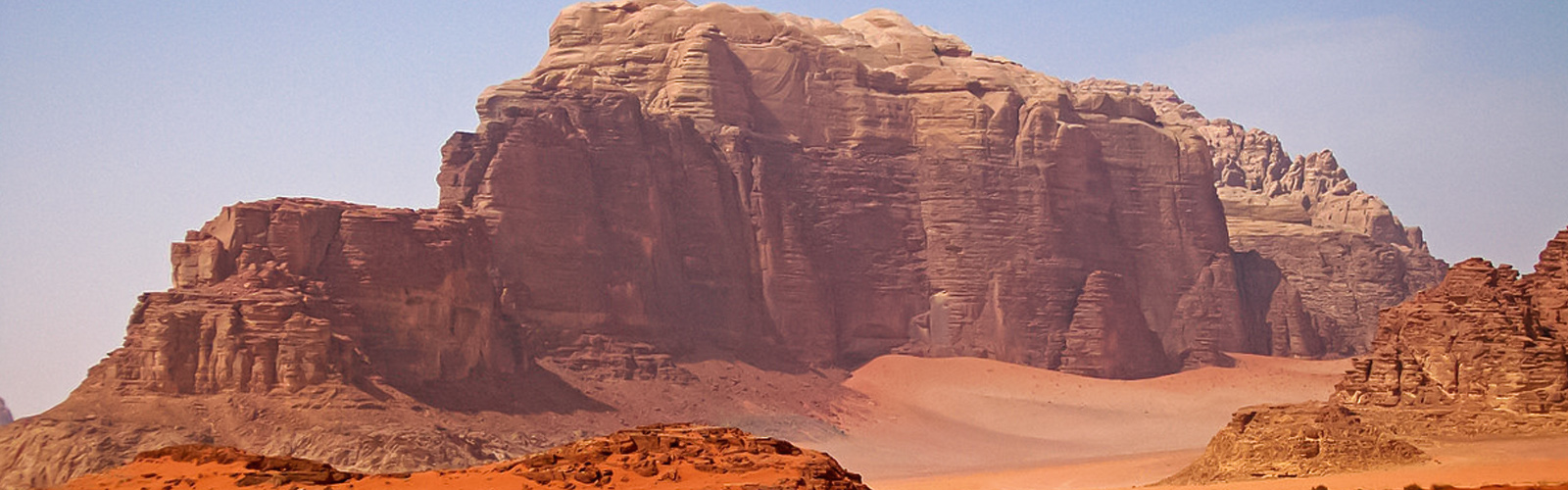 Discover the Mesmerizing Wonders of Wadi Rum: 12 Must-See Attractions (2023)