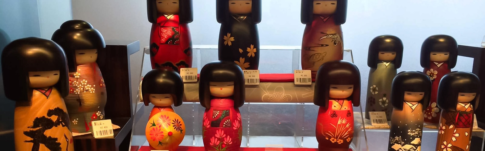 19 Best Souvenirs from Japan: Epic Finds to Cherish Forever (2023)