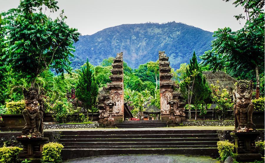 10 Must-Visit Temples in Bali: Unveiling Sacred Wonders of the Island Paradise