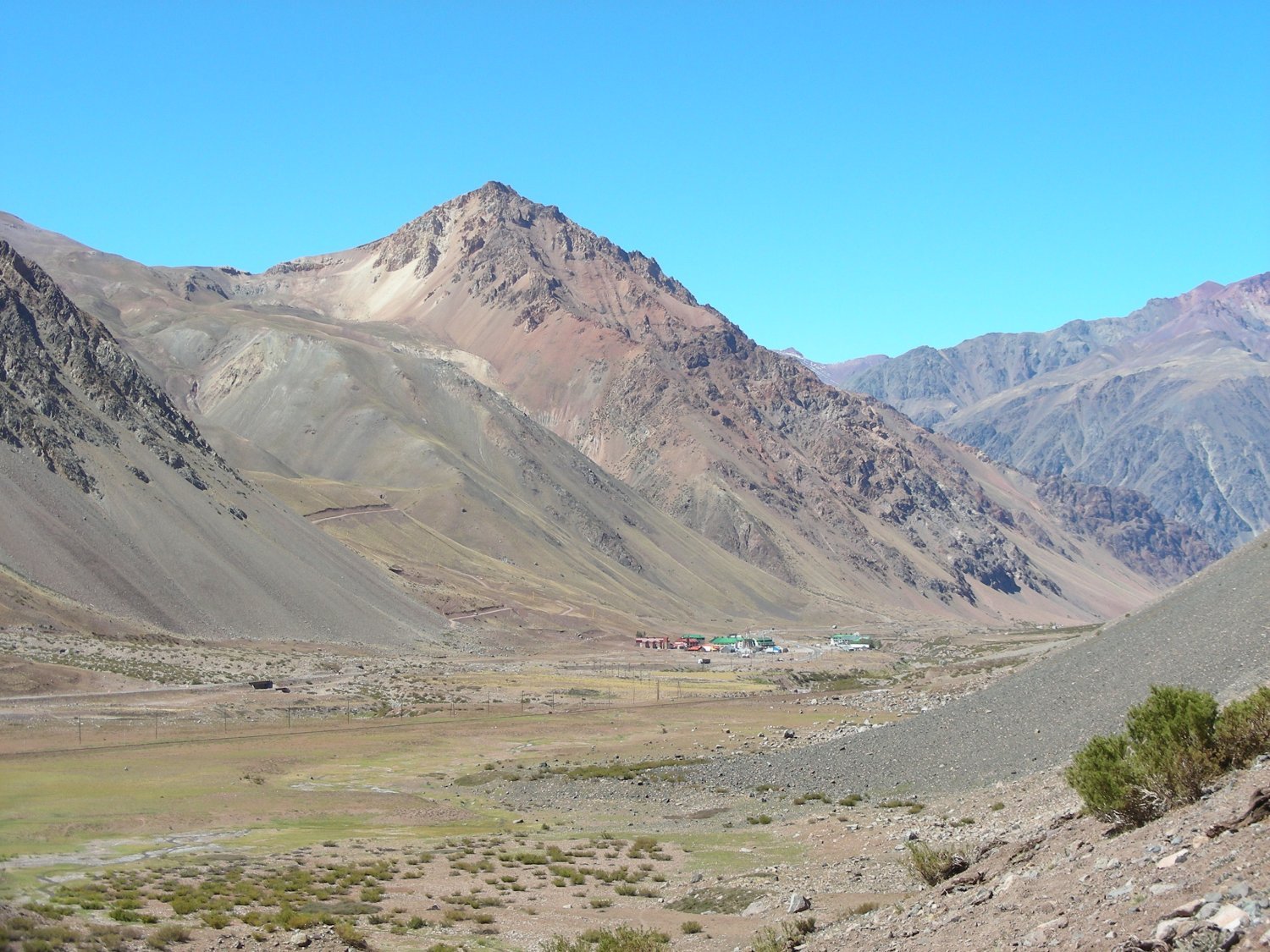 Aconcagua Day 2, TRANSFER TO PUENTE DEL INCA 2,700M