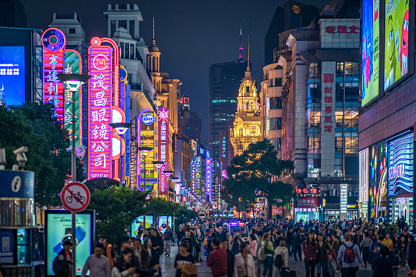 China, Day 9: ZEN GARDENS, DUMPLINGS & TECH CITY FLEX (photo 2 of 3)