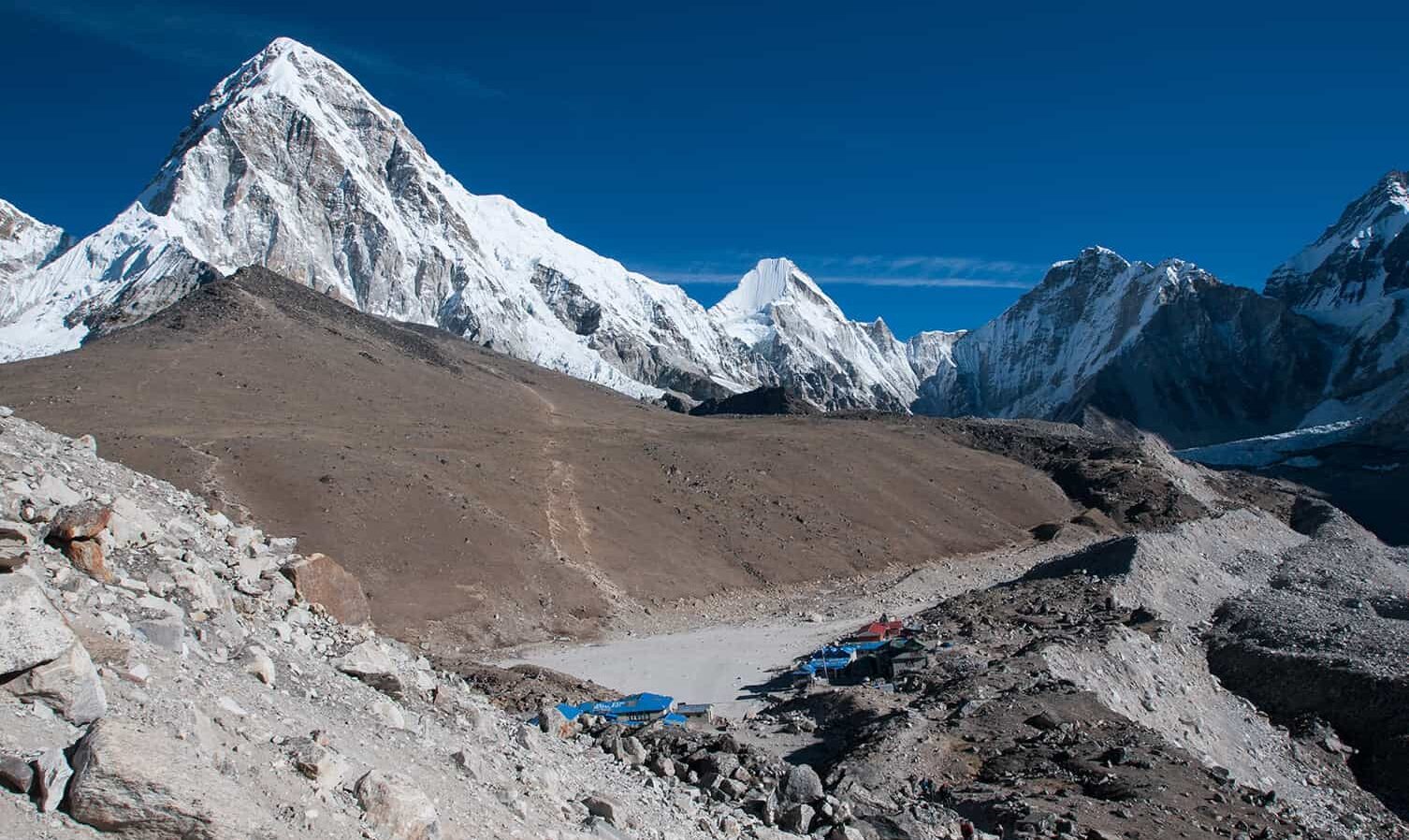 Everest Base Camp, Day 8: LOBUCHE TO GORAKSHEP, KALA PATHAR FOR SUNSET (photo 1 of 3)