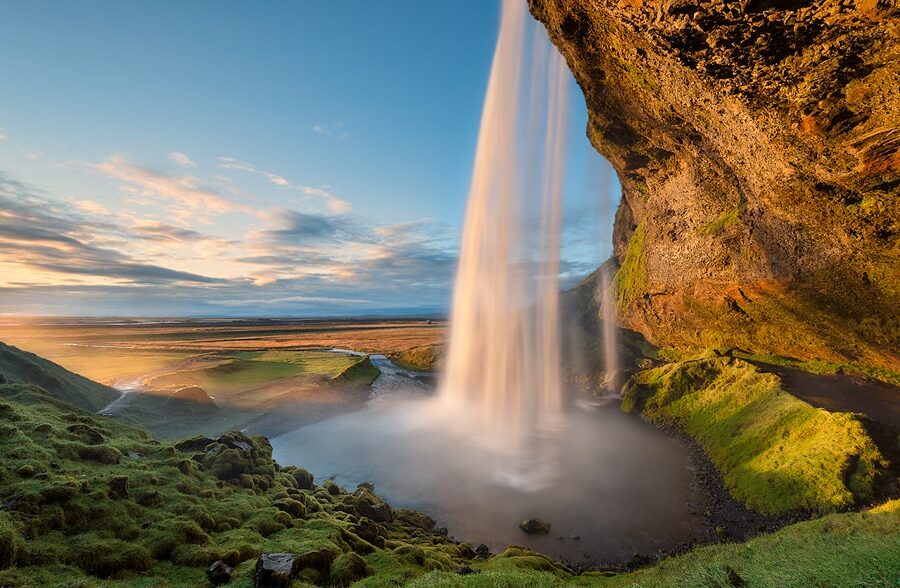 Seljalandsfoss waterfall
