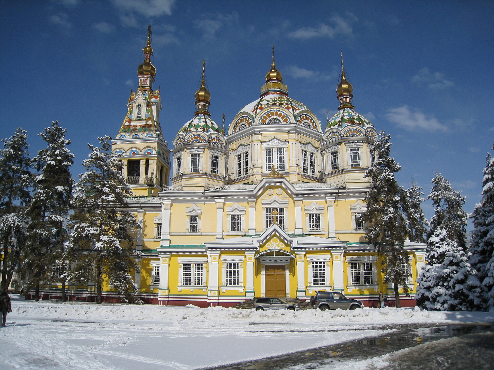 Zenkov Cathedral, the wooden church without a single nail, in winter