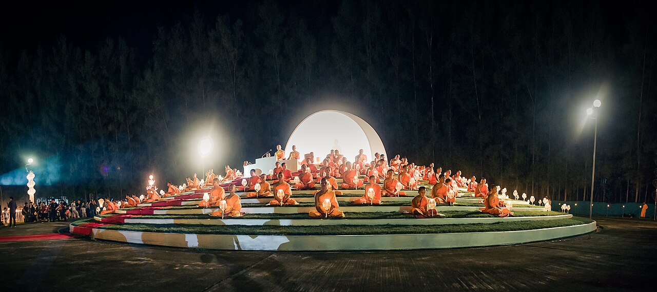 Thousands of glowing sky lanterns released at Yi Peng in Chiang Mai
