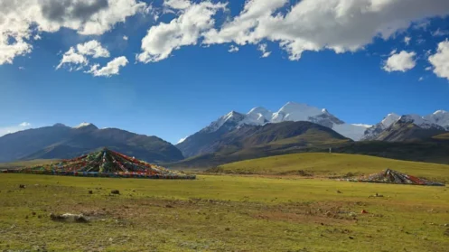 Nyenchen Tanglha mountains