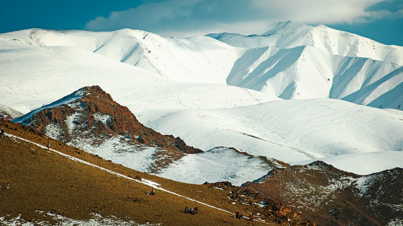 Snow on the drive to Terelj