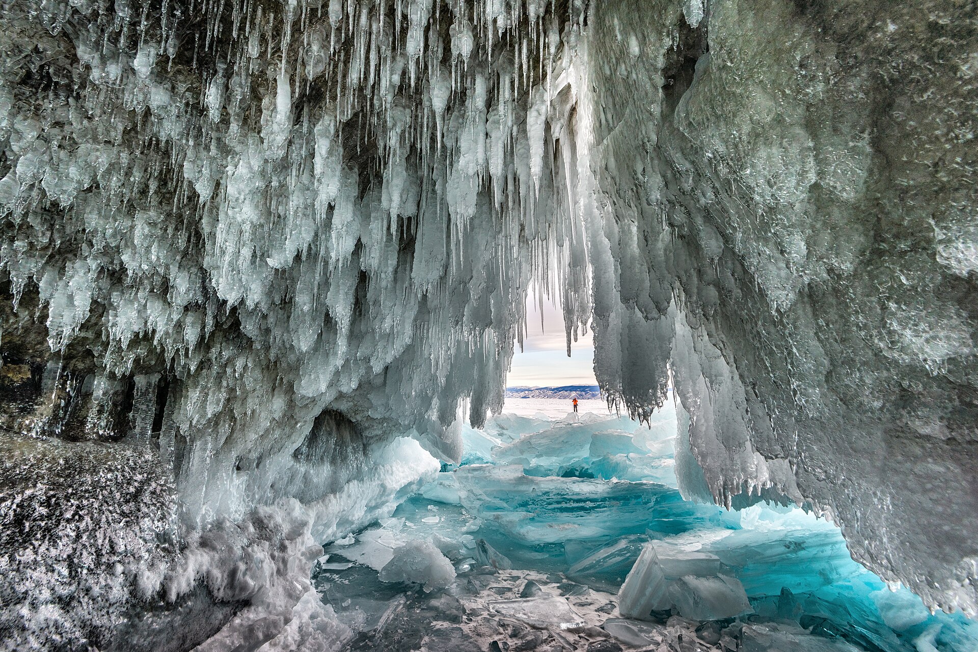 OLKHON ICE · KHOBOY CAPE · ICE CAVES · DINNER ON THE ICE