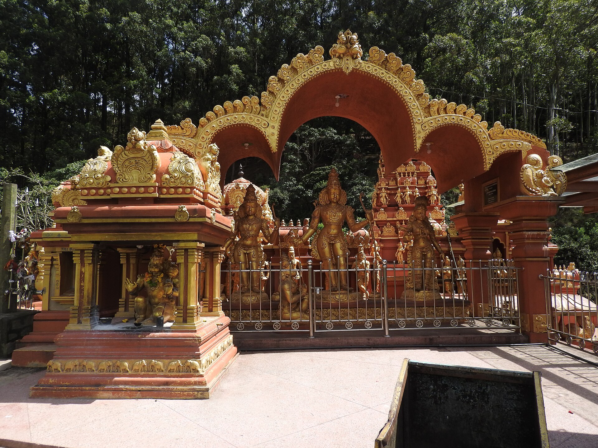 Sri Lanka travel scene