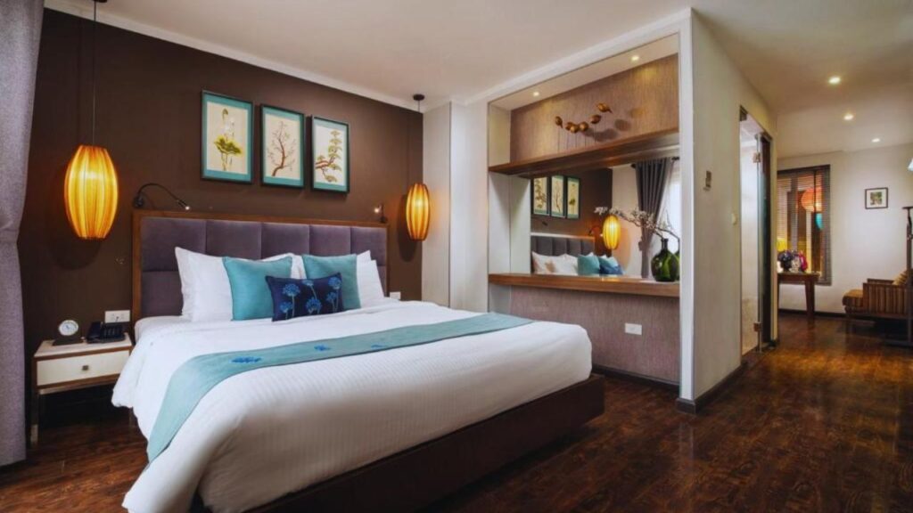Hotel Emeralds Water Classy Best Hotels in Old Quarter
