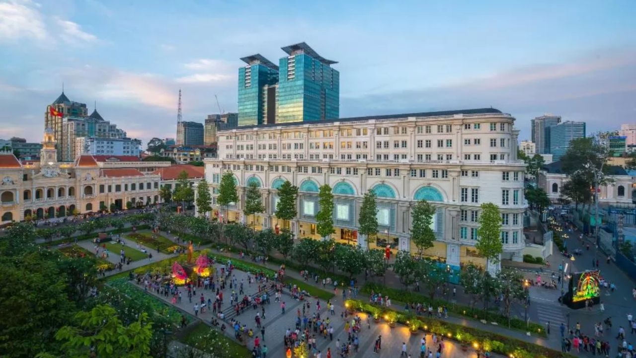 best hotels near Ben Thanh Market