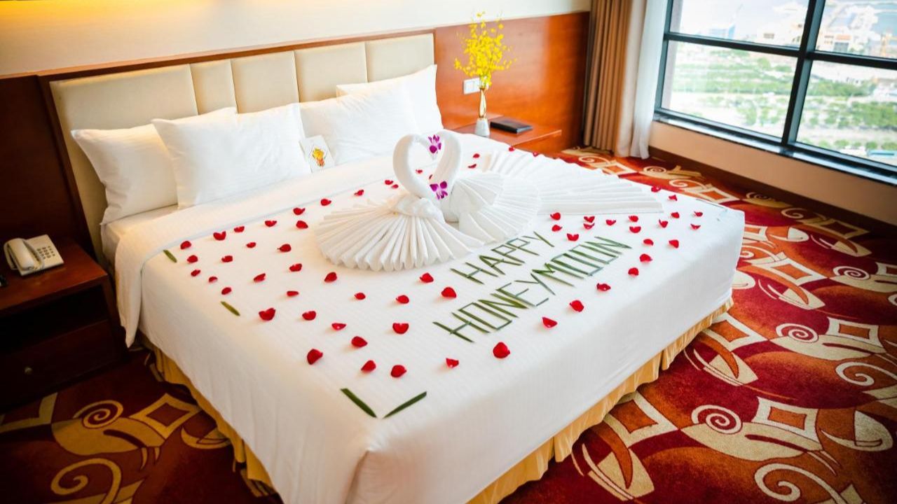 best romantic hotels in HaLong Bay