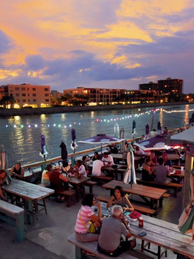 7 Best Waterfront Restaurants in Florida