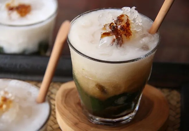 Es Dalumen: A Refreshing Balinese Beverage