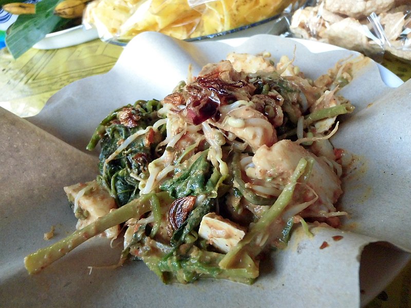  Tipat Cantok: A Wholesome Balinese Salad