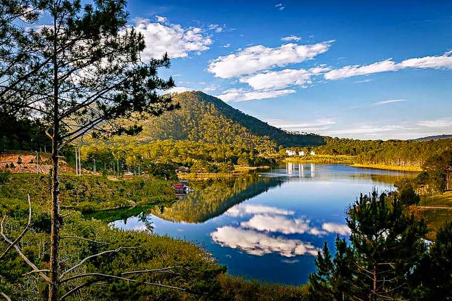 Explore the Tranquil Tuyen Lam Lake