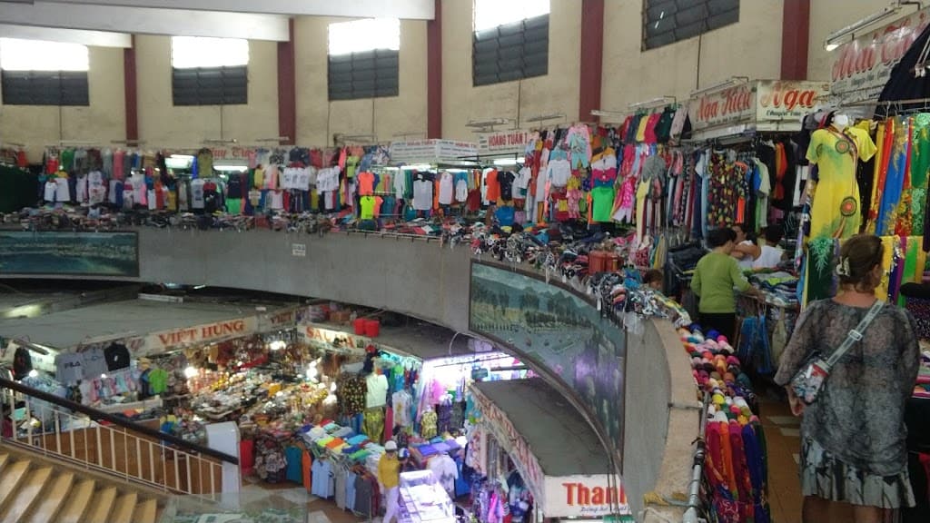 Wander through the Colorful Dam Market