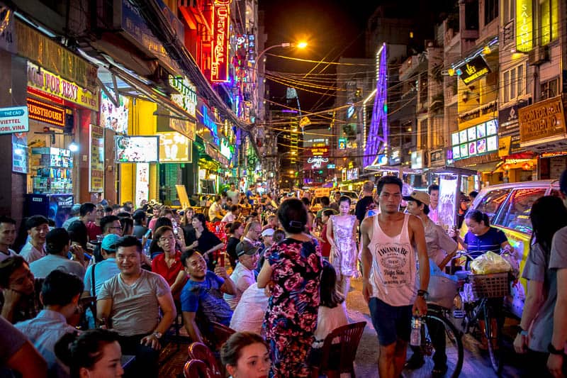 Experience Vibrant Nightlife At Bui Vien Street