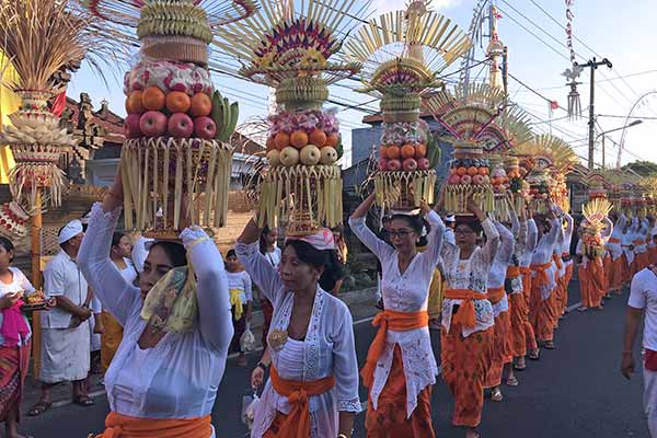 Everyday Traditions: Rituals That Shape Balinese Life

