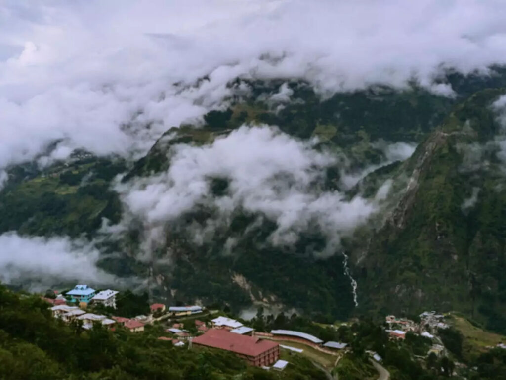 Witness the beauty of Dirang Valley