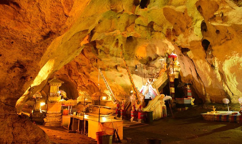Pura Goa Giri Putri Cave