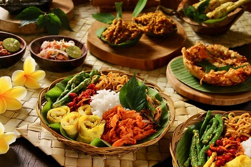 . Nasi Campur: A Balinese Feast on a Plate