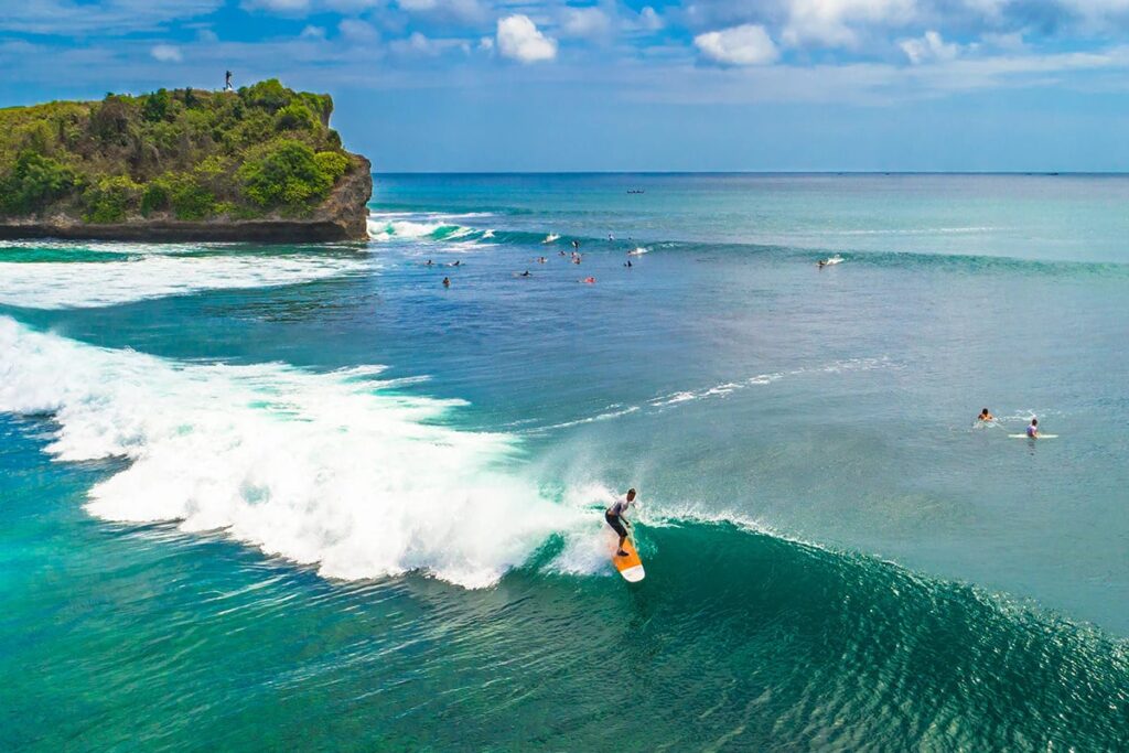Bali's Stunning Beaches: A Surfer's Paradise

