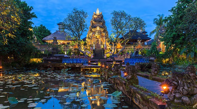 Visit the Nearby Town of Ubud
