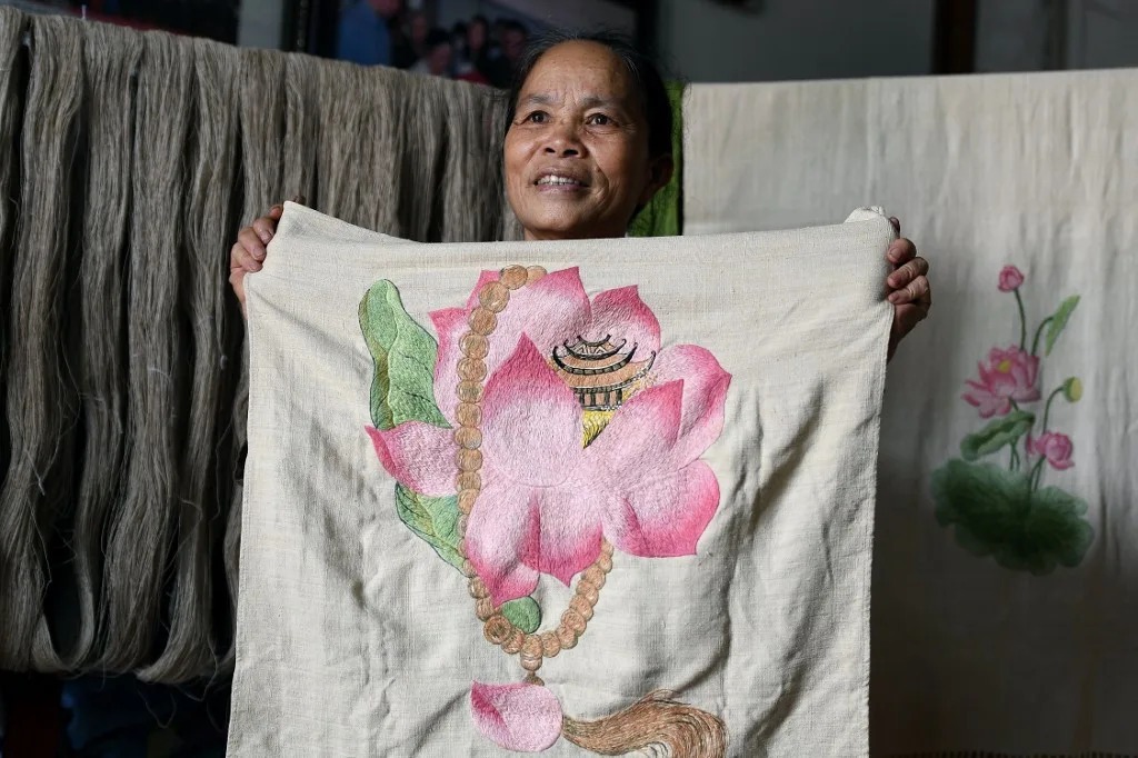 Lotus and Silk Weaving