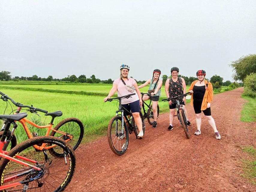  Explore the Countryside by Bicycle