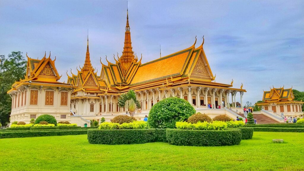 Visit the Royal Palace in Phnom Penh