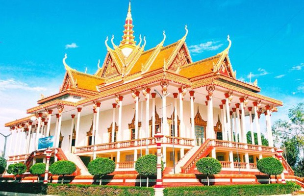 Visit the 100-Column Pagoda