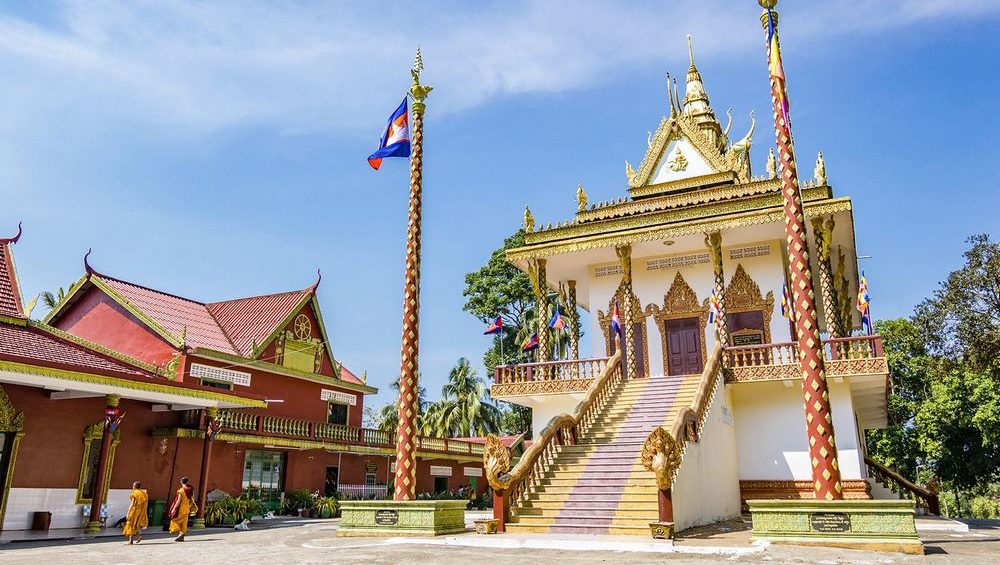  Discover the Wat Leu Buddhist Pagoda