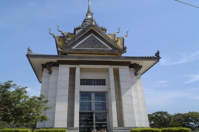 Discover the Killing Fields of Choeung Ek