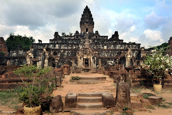 Thommanon and Prasat Bakong (Combined)