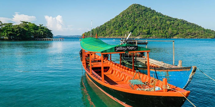 Take a Boat Tour to Neighboring Islands