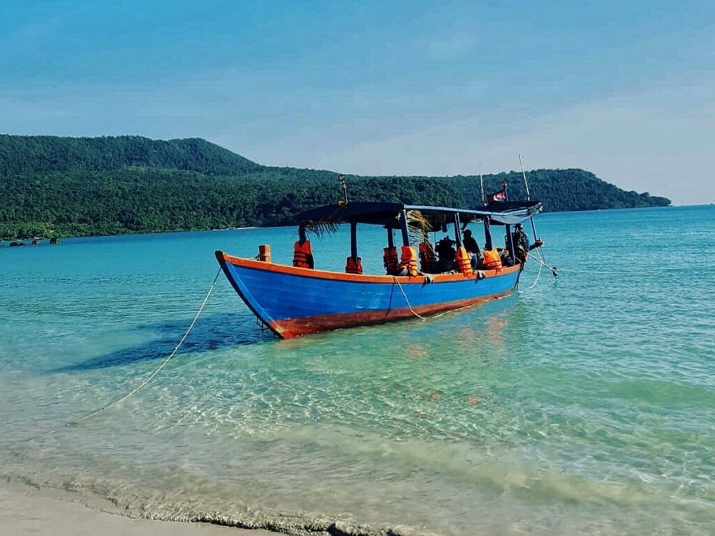 Take a boat tour of Koh Kong Island