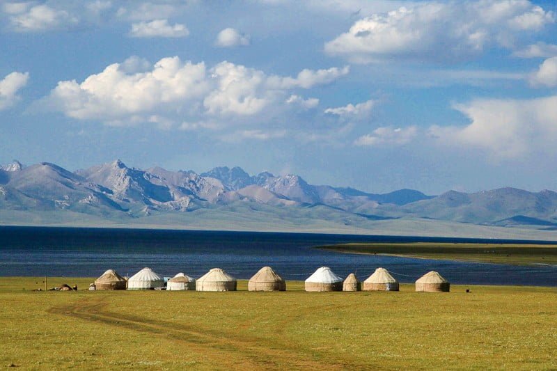 son kul lake nomads