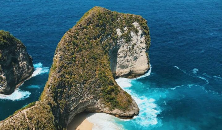 one in the orange jacket, Adventure tours, High altitude treks, Group Trips, Group Treks, Group Trips &amp; Treks, History Trips, adventure trips, private trip, international trip, best treks in india, top treks in india, top trekking places in india